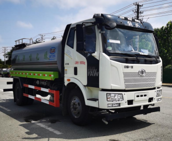 解放15噸灑水車(chē)
